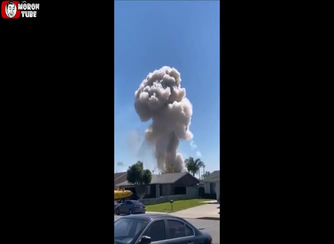 Video :A fireworks store exploded, killing two people and destroying a house